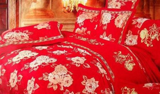 结婚为什么要踩被子