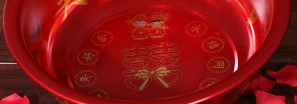 结婚红盆谁来拿