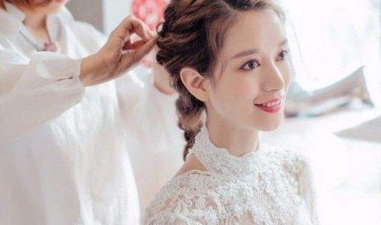 结婚当天可以自己给自己化妆吗