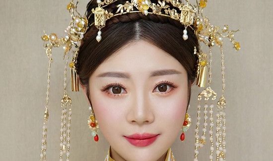 结婚穿旗袍配什么头饰