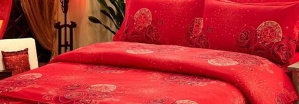 结婚时床上的床单铺反了能动吗