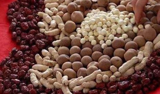 结婚时床上摆的字