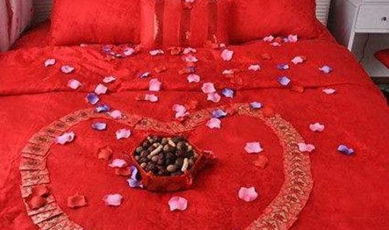 结婚时床上撒什么东西