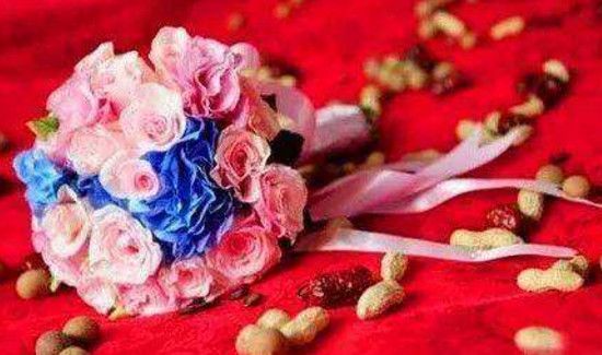 结婚花生怎么放床上