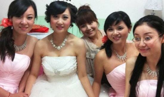 伴娘必须是未婚吗