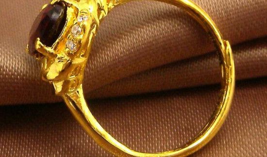 结婚戒指可以买黄金吗