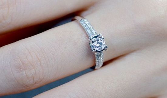 结婚戒指是男方买还是女方买