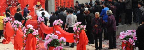 结婚前新人能不能见面