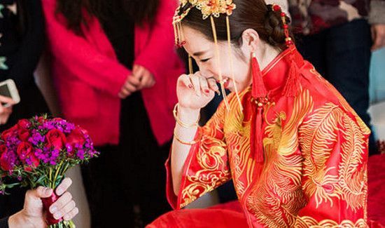 西式婚礼可以穿婚纱吗