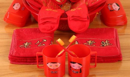 结婚的时候包袱里放什么东西