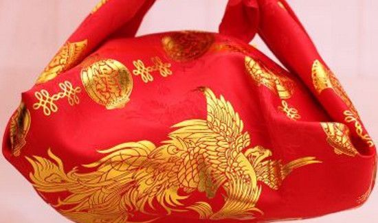 结婚拎包袱的人有什么讲究