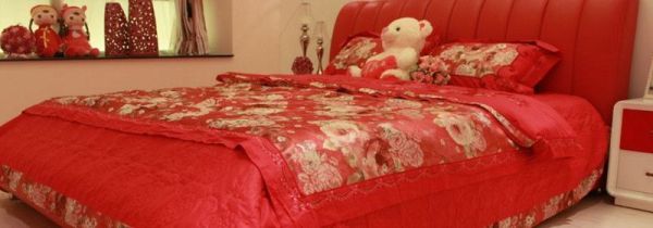 结婚压床什么意思