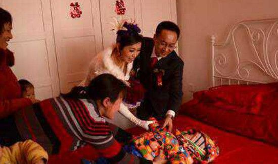 结婚压床什么讲究