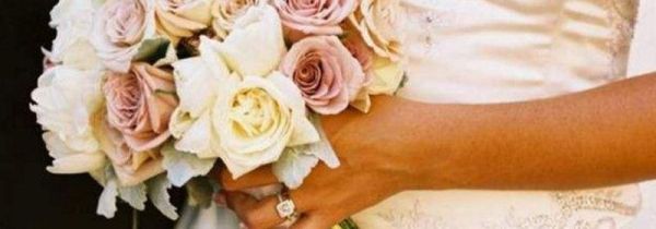 结婚手捧花怎么用