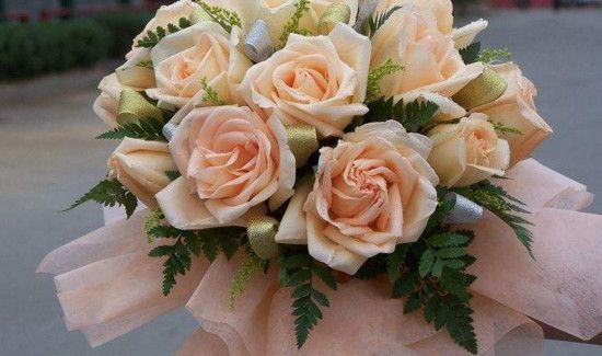 结婚手捧花是自己买吗