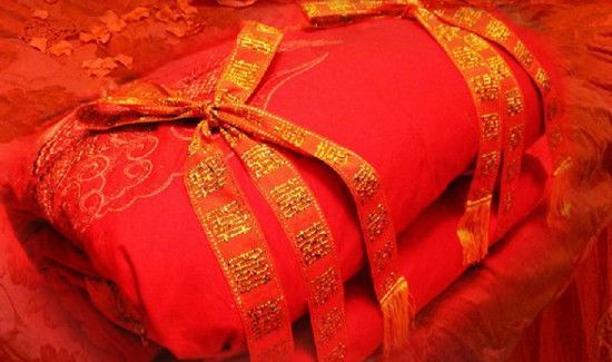 结婚红绳子绑什么