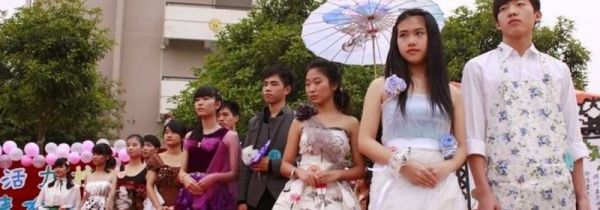 参加婚礼需要穿正装吗