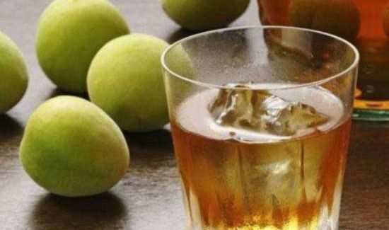 李子蒸馏法酿酒