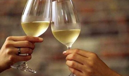 喝甜葡萄酒的好处