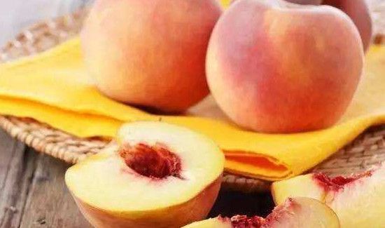 一天吃几个桃子合适