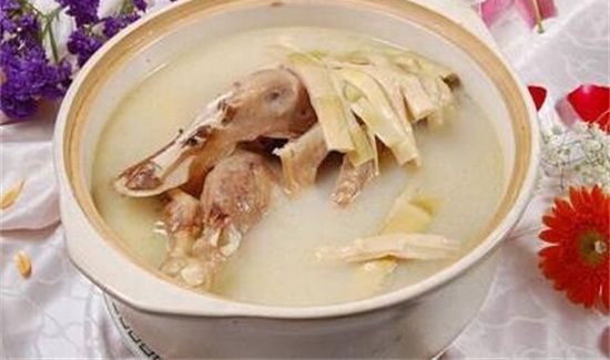 炖鸭汤放四物窍门