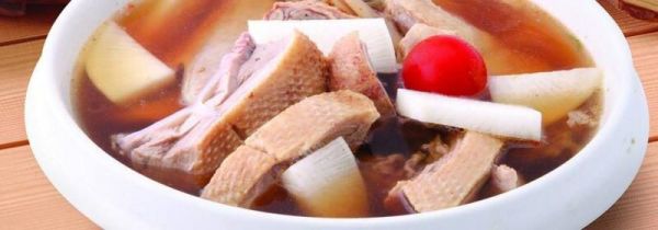 炖鸭汤放四物窍门