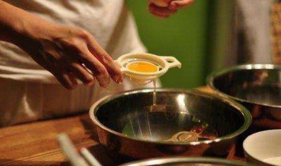 做蛋糕一般需要几个鸡蛋