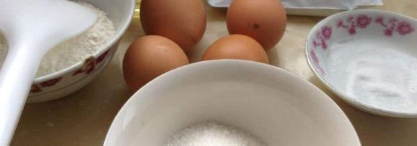 做蛋糕一般需要几个鸡蛋