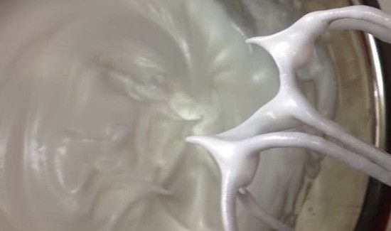 做蛋糕一般需要几个鸡蛋