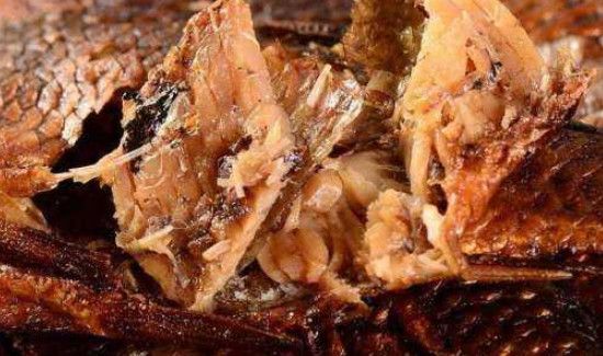 糟鱼怎么把鱼刺弄酥