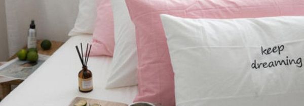 枕头套发黄怎么洗