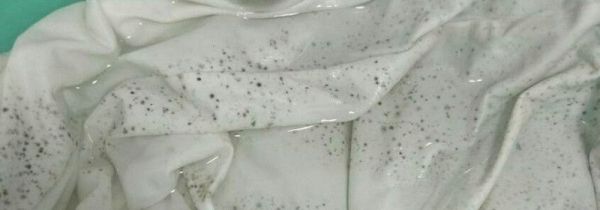 衣服发黑霉怎么办