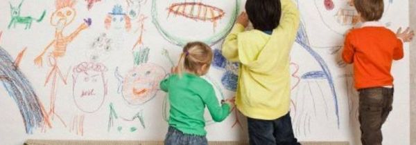 口红弄在墙上该如何消除