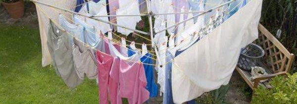 纯牛奶掉在衣服上怎样洗掉