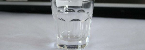 玻璃杯怎么洗透亮