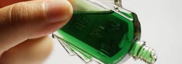 修正液弄到桌子上怎么去掉