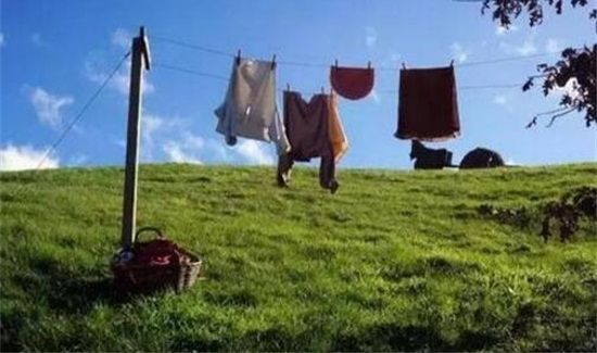 回南天衣服不干有异味怎么办