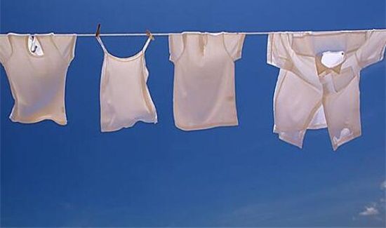 回南天衣服发臭怎么办
