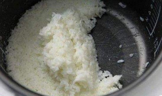 电饭煲蒸米粘锅怎么办
