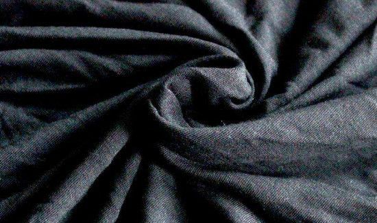 黑色衣服被漂白水弄坏怎么复原