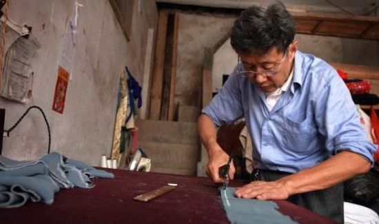 羽绒服不小心刮破了怎么办