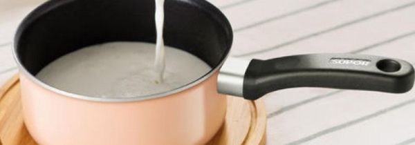 奶锅烧糊了怎么洗干净