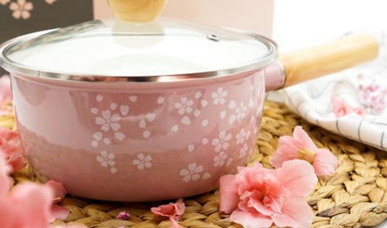 奶锅烧糊了怎么洗干净