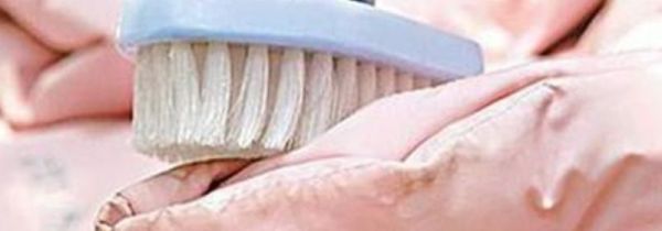 用啥能去除衣服上油汗味