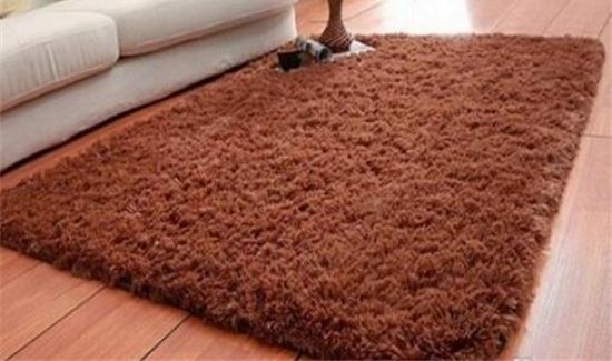 地毯上的咖啡渍怎么去除