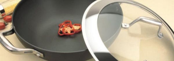 不粘锅中间凸起不聚油