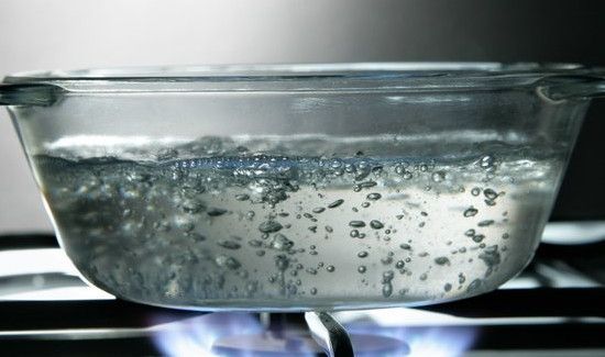 窗台缝找到蚂蚁窝该如何处理