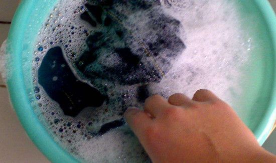 裤子上的油渍怎么洗掉 立白