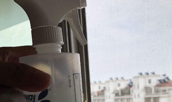 纱窗上的油污怎么清洗