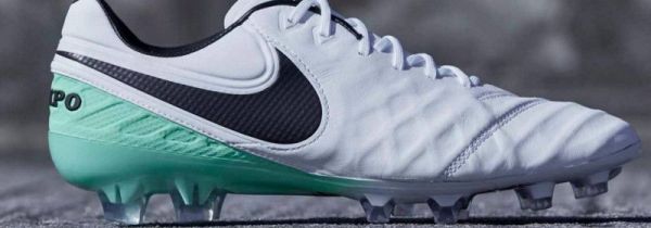 鞋子被太阳晒黄了怎么办